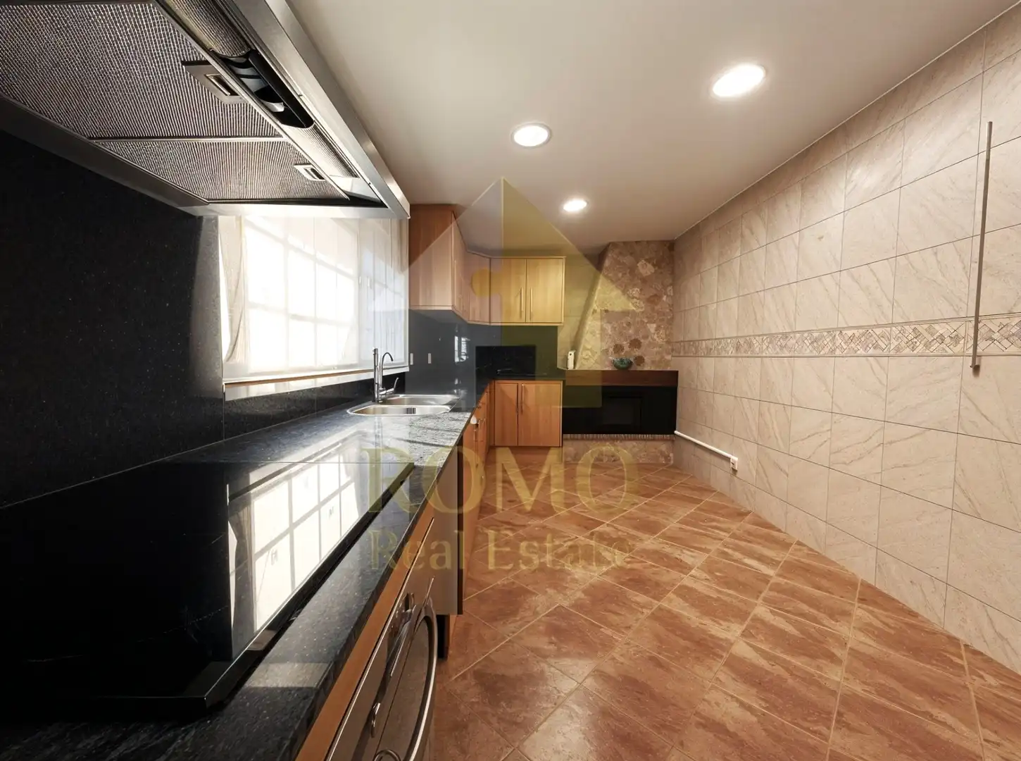 Adosado con terraza en venta en Carrer de l'Aneto, imagen 14