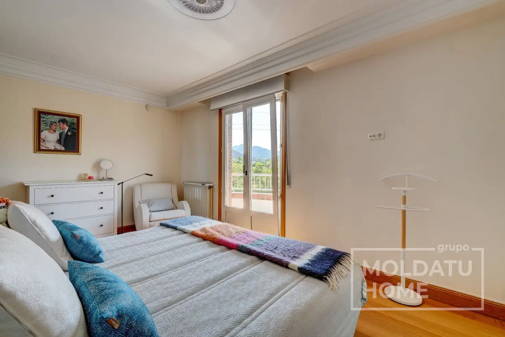 Bedroom of Detached homes for sale in Irun   with Heating, Private garden and Terrace
