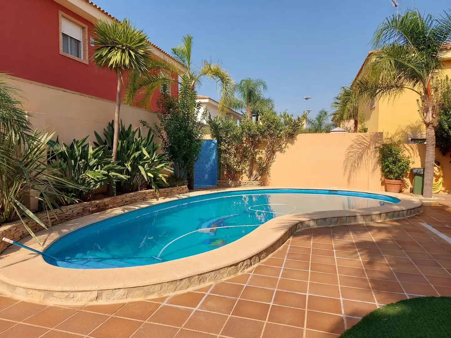 Swimming pool of Houses for sale in La Pobla de Vallbona  with Air Conditioner, Heating and Private garden