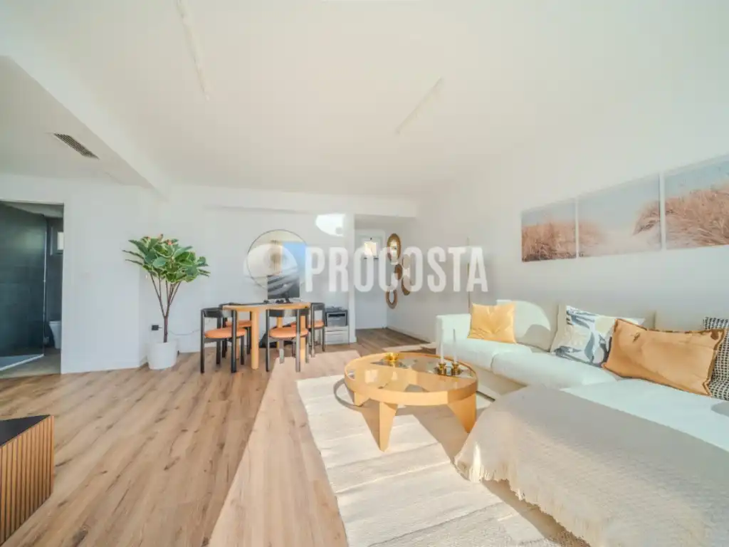 Sala d'estar de Casa adosada en venda en Almuñécar amb Aire condicionat, Calefacció i Terrassa