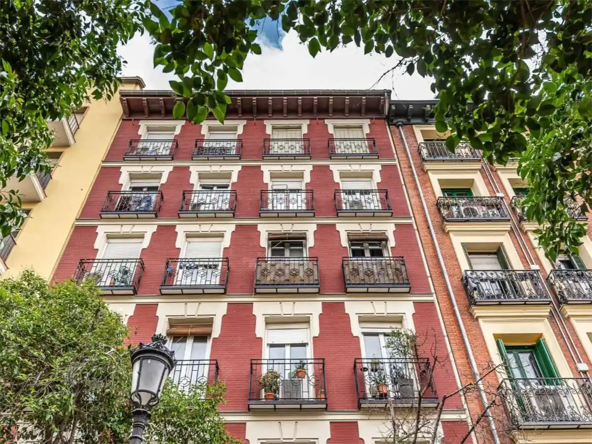 Außenansicht von Wohnung zum Verkauf in Madrid