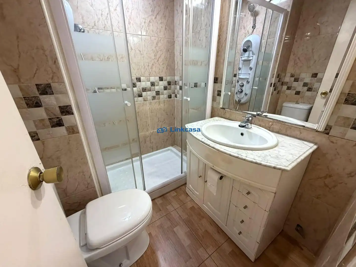 Baño de Piso en venta en Leganés con Aire acondicionado, Calefacción y Trastero