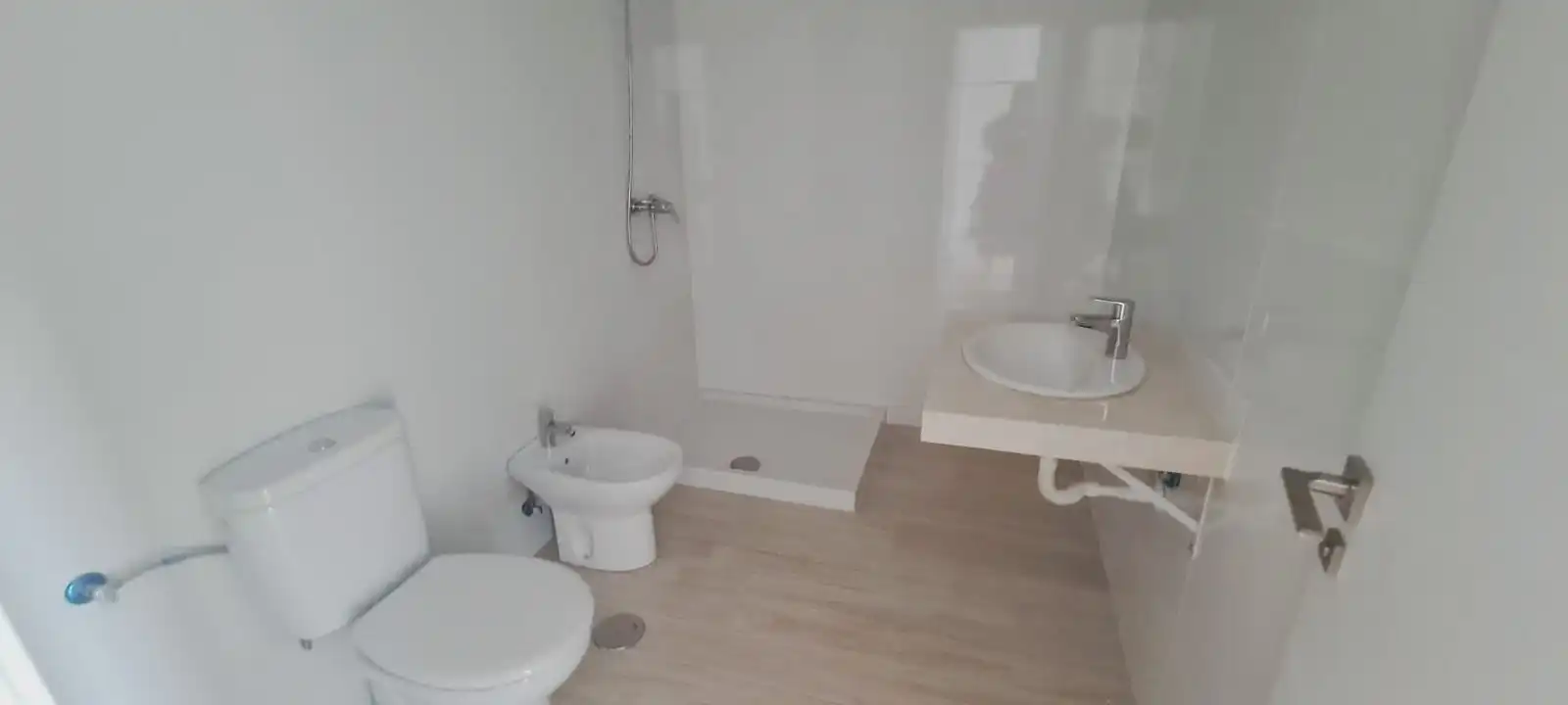 Bathroom of Apartments for sale in Fuengirola  with Air Conditioner, Parquet flooring and Terrace