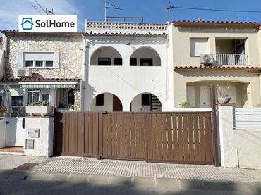 Casa a schiera con giardino in vendita a Passatge Mar Jardín-1