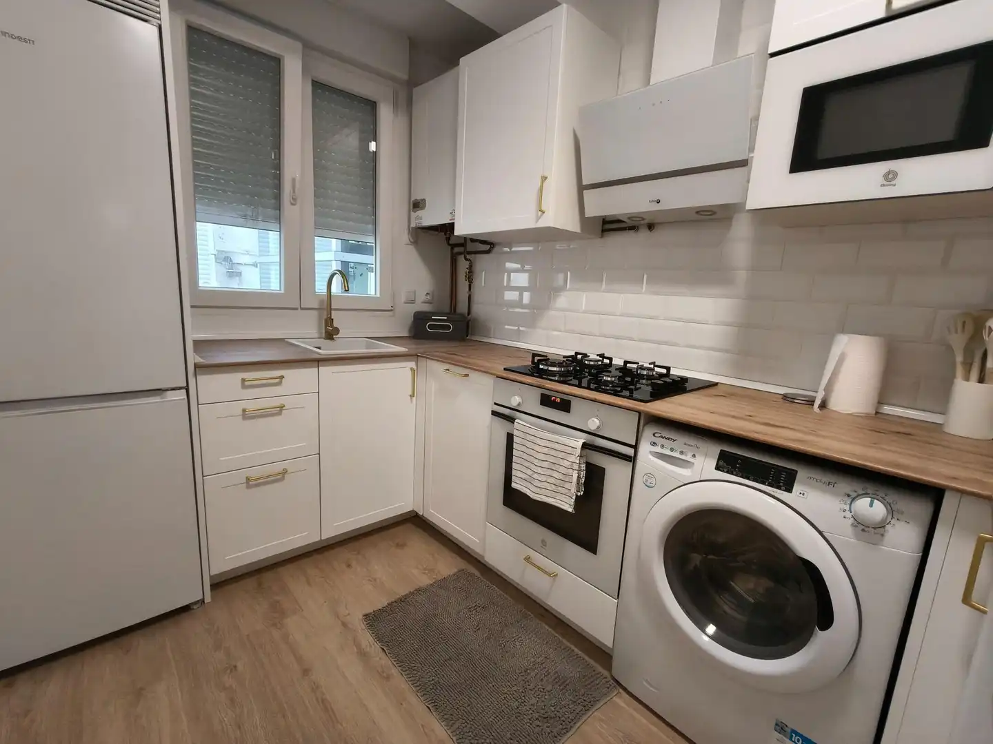 Cuina de Pis de lloguer en Torrelavega  amb Parquet