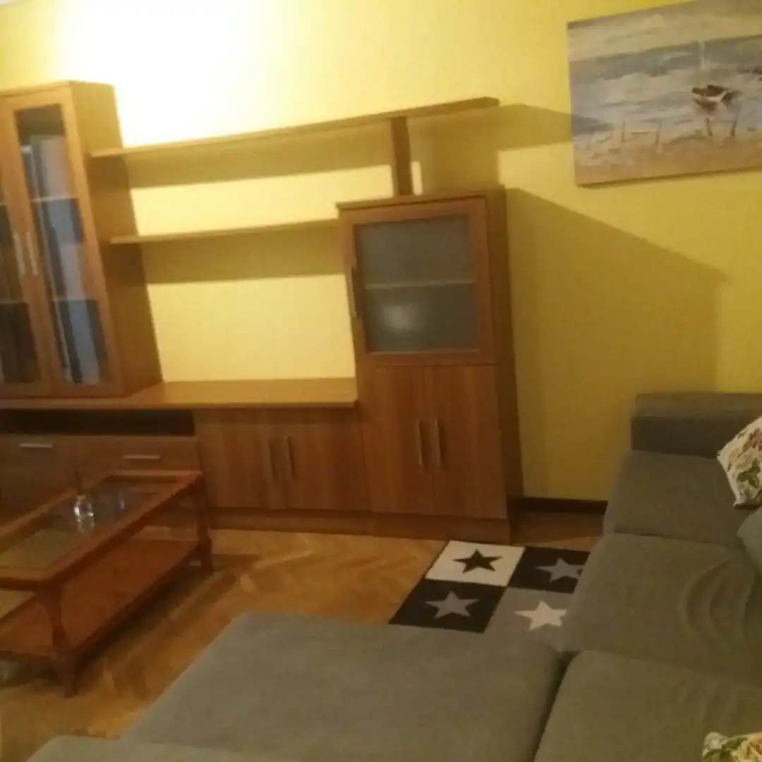 Sala d'estar de Pis en venda en Gijón  amb Calefacció, Parquet i Traster