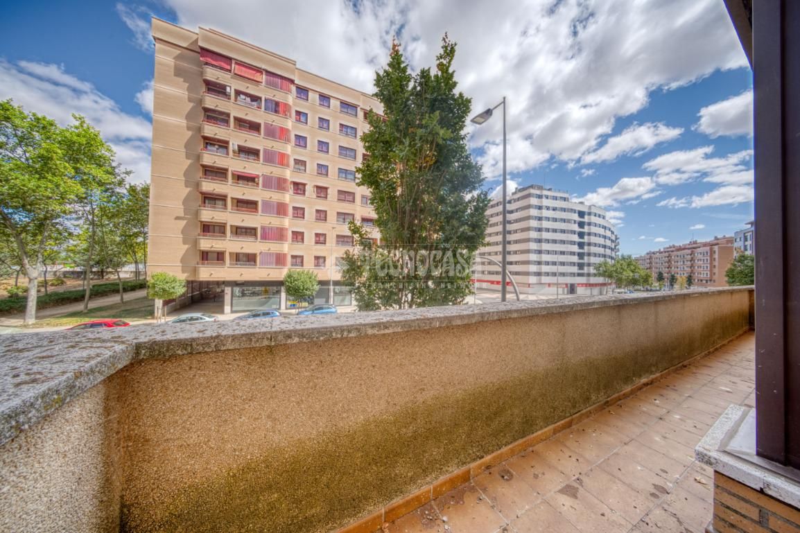 Exterior view of Flat to rent in Valladolid Capital  with Air Conditioner, Parquet flooring and Terrace