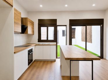 Piso con balcón en venta en Calle SANTA EULALIA, DE