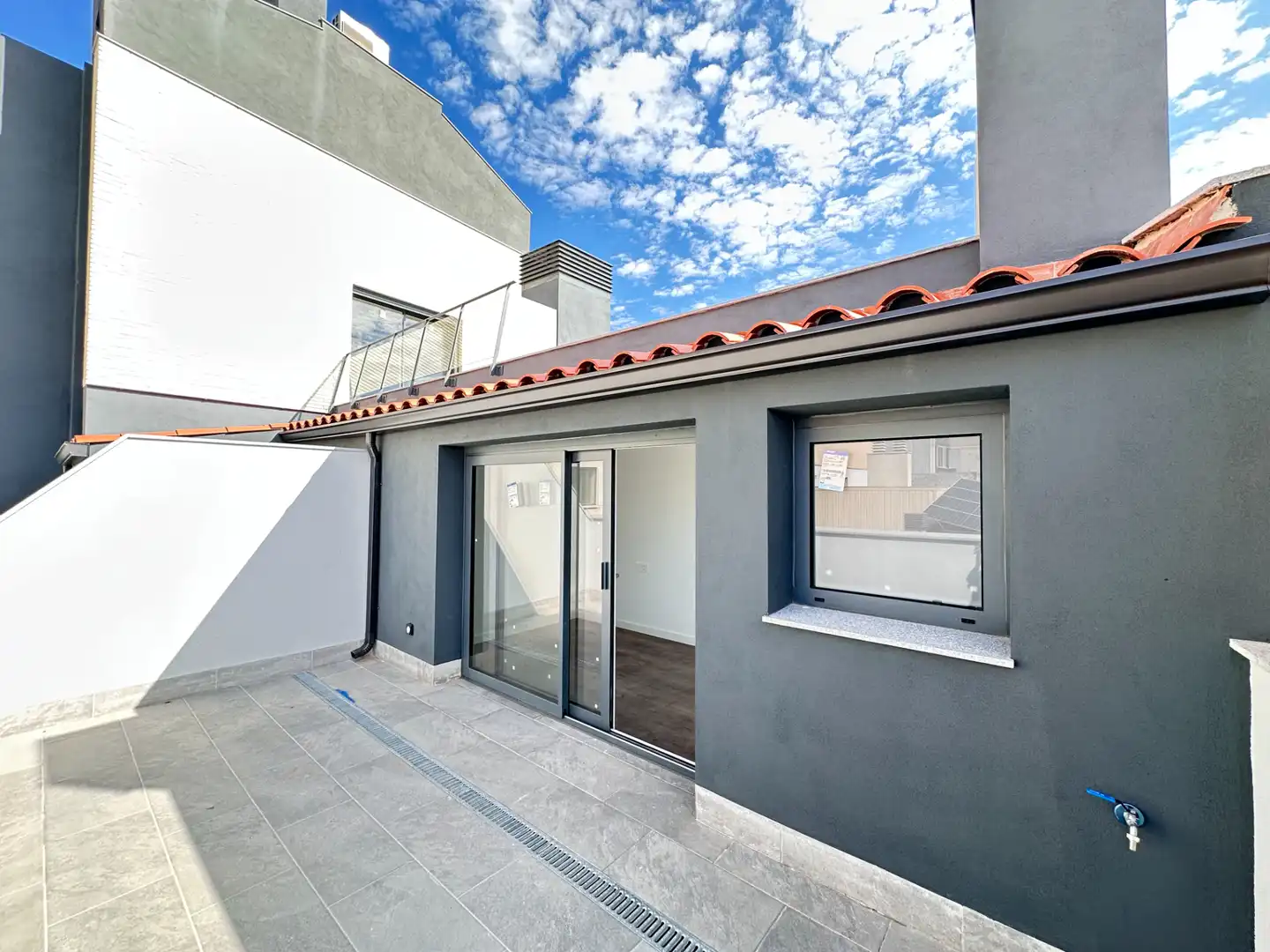 Terrasse von Maisonette zum Verkauf in Badalona mit Klimaanlage, Heizung und Parkett