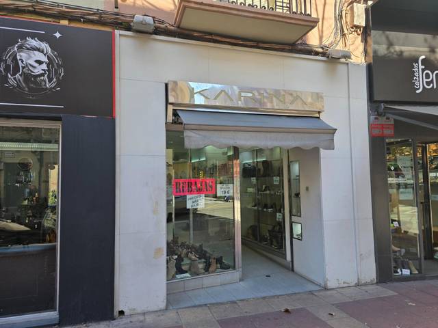 Local comercial en Venta en Avenida Avenida de Madrid, 88 en Barrio del Ave