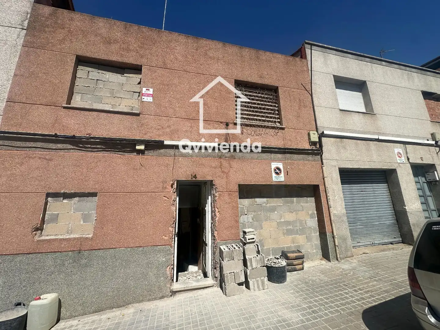 Vista exterior de Casa adosada en venda en Sabadell