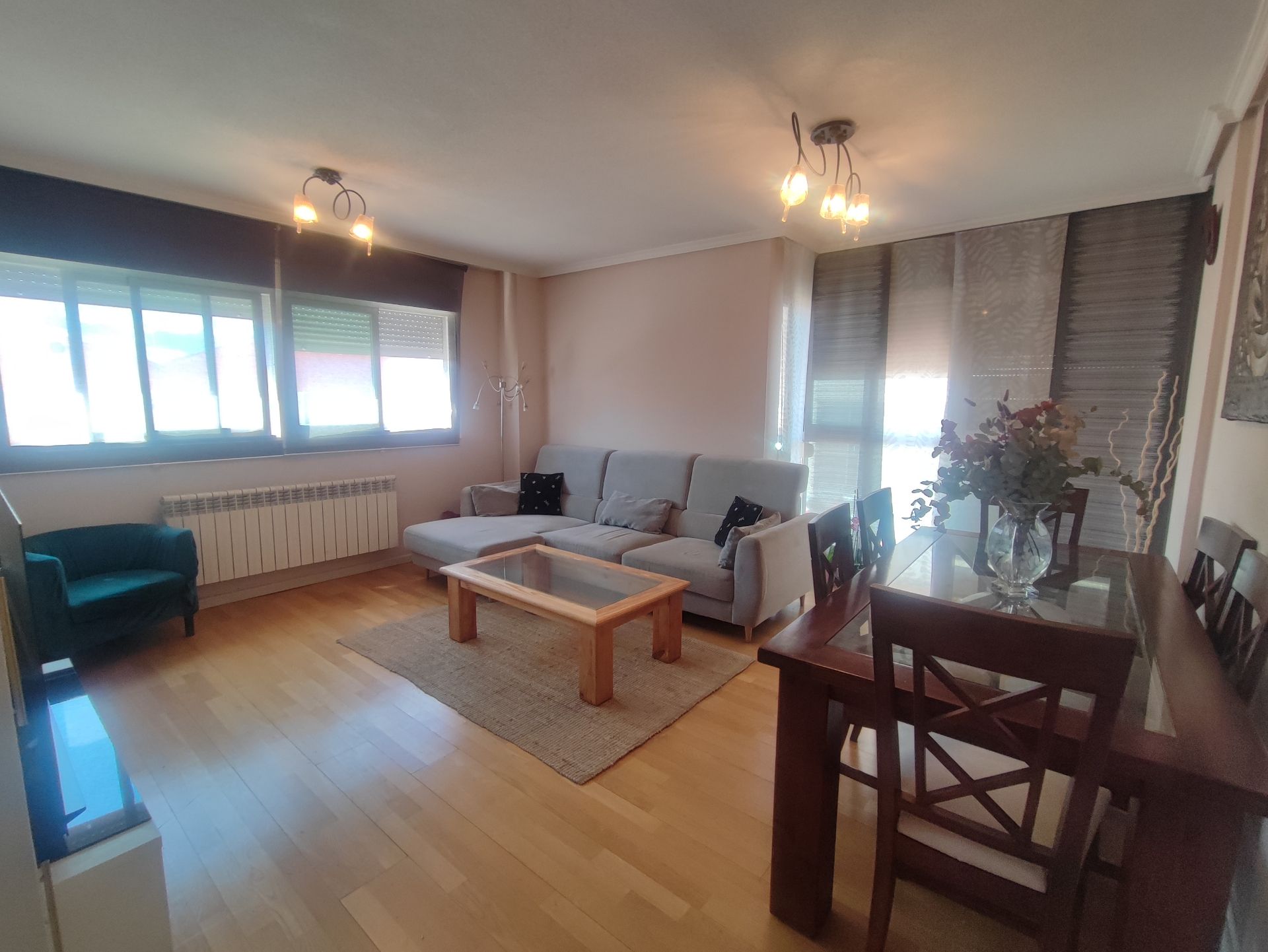 Living room of Flat for sale in  Madrid Capital  with Heating, Private garden and Storage room