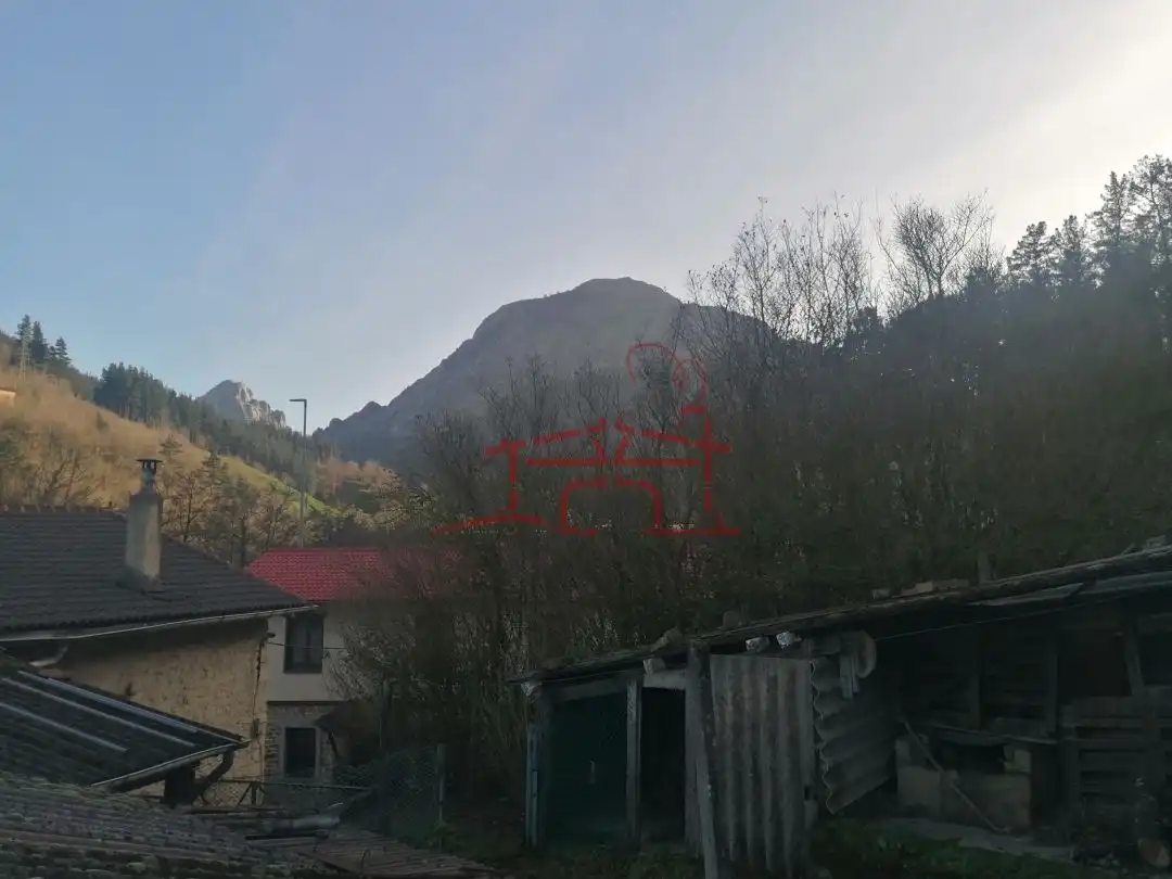 Vista exterior de Finca rústica en venda en Izurtza amb Calefacció