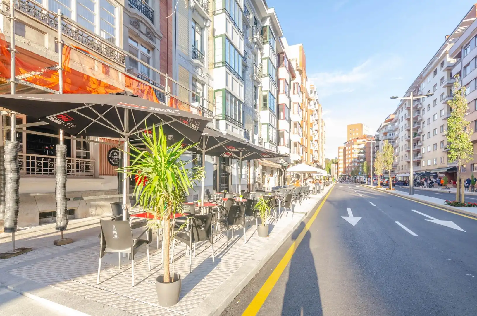 Terrasse von Geschaftsraum zur Miete in Oviedo  mit Klimaanlage