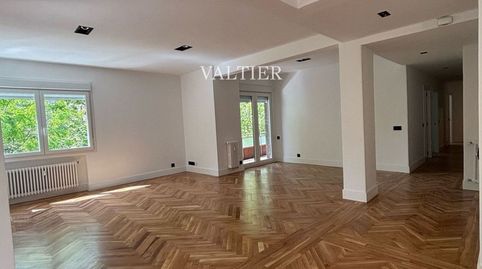 Photo 3 of Flat for rent in Calle de Orense, Castillejos - Cuzco, Madrid Capital