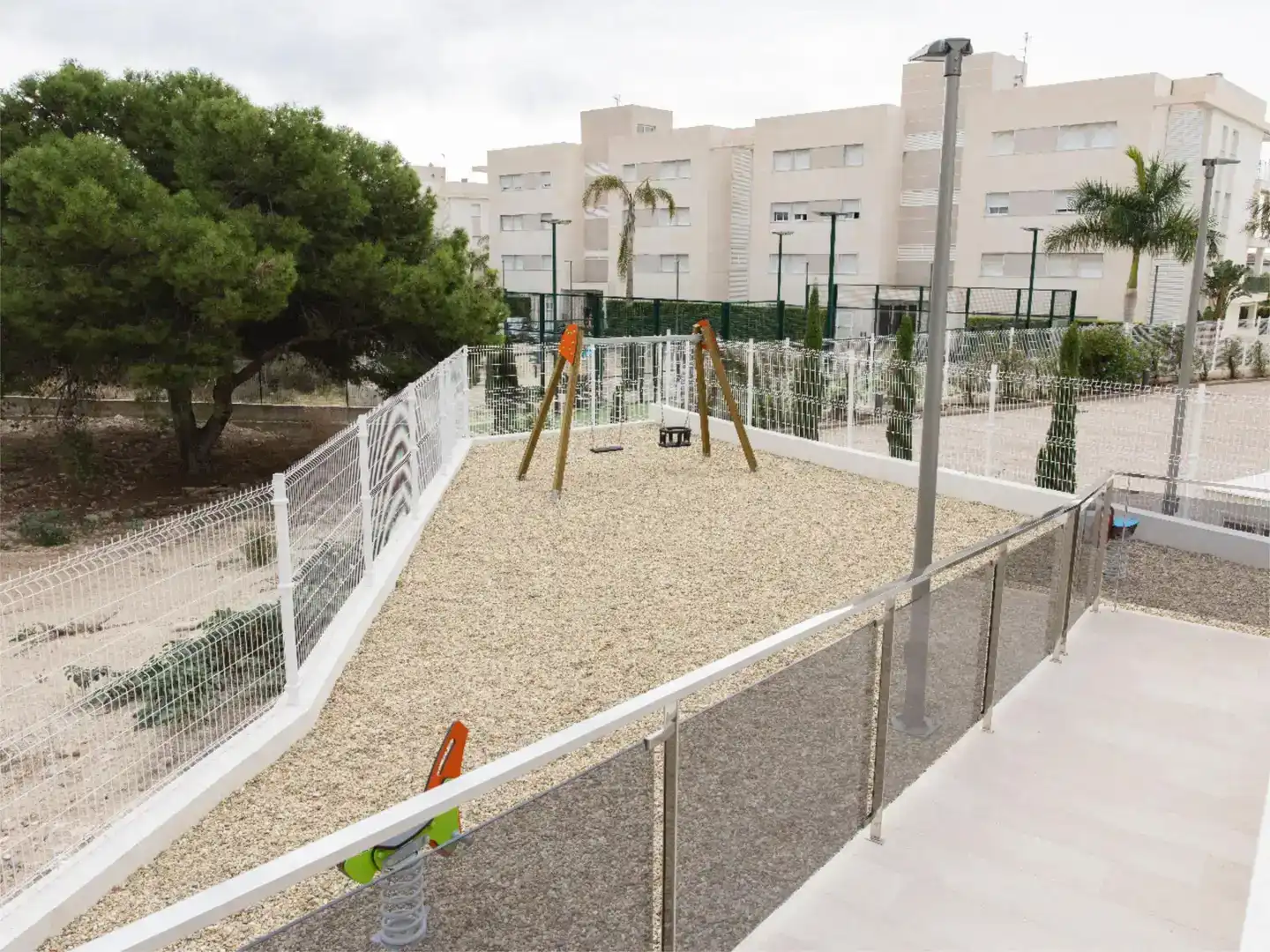 Terrassa de Pis de lloguer en Vera amb Aire condicionat, Piscina i Balcó