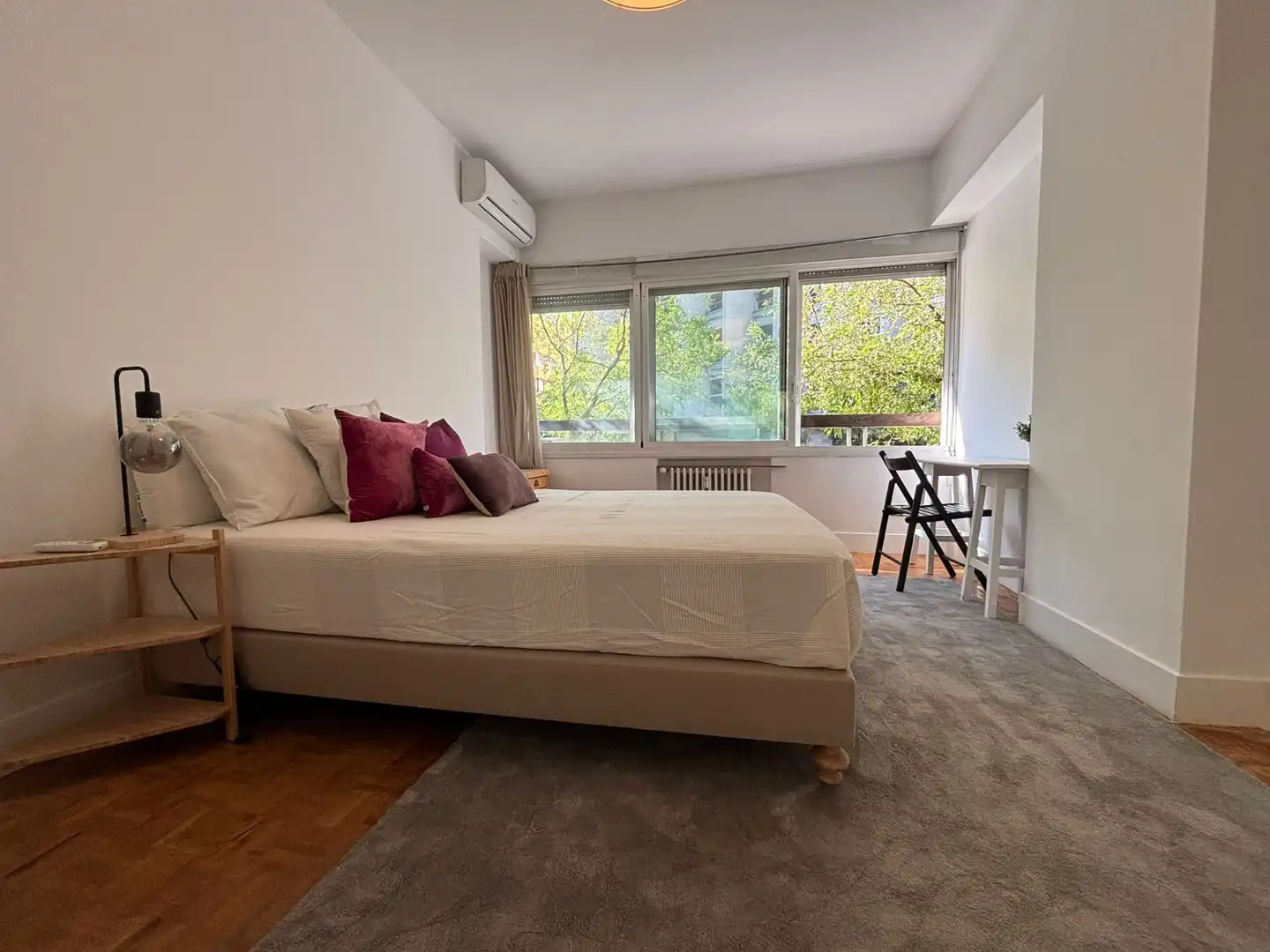 Schlafzimmer von Wohnung zur Miete in Madrid mit Klimaanlage, Heizung und Möbliert