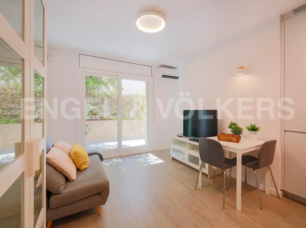 Sala de estar de Piso de alquiler en Barcelona con Aire acondicionado, Calefacción y Jardín privado