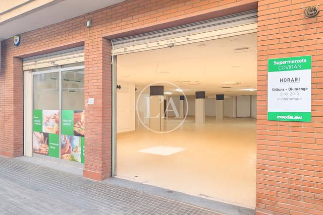 Local comercial en Alquiler en Carrer d'Eduard Toldrà, 4 en Port - Horta de Santa María