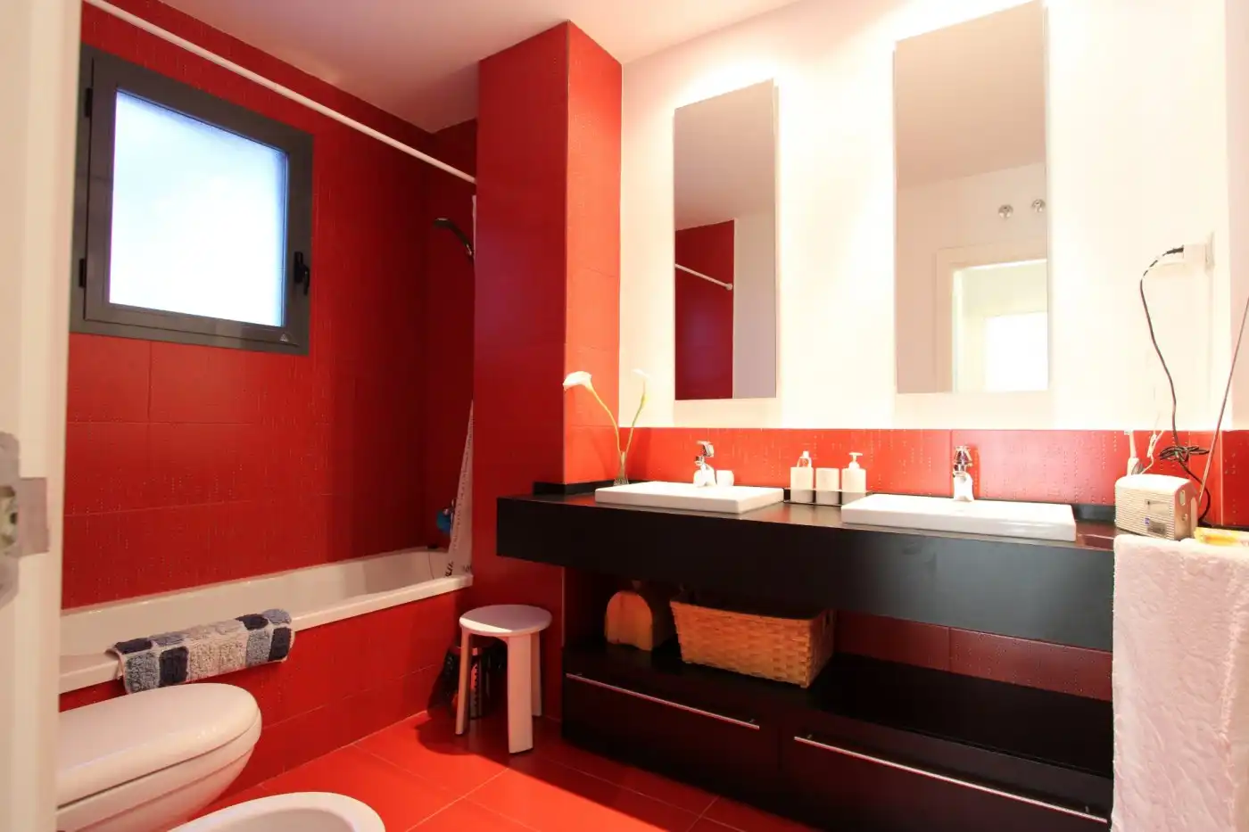 Bathroom of Detached homes for rent in La Pobla de Vallbona  with Air Conditioner, Heating and Parquet flooring
