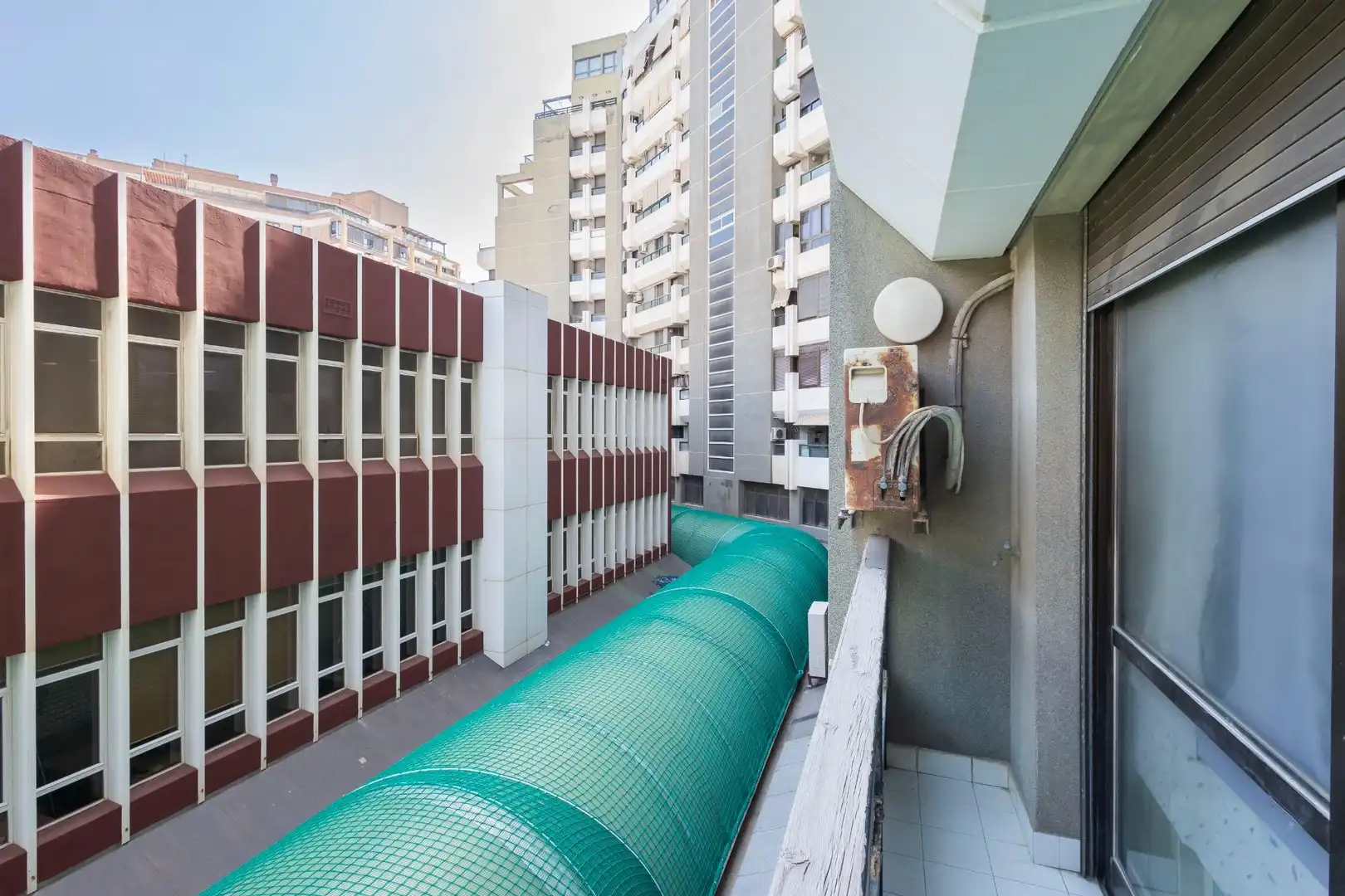 Vista exterior de Piso en venta en Almería con Balcón
