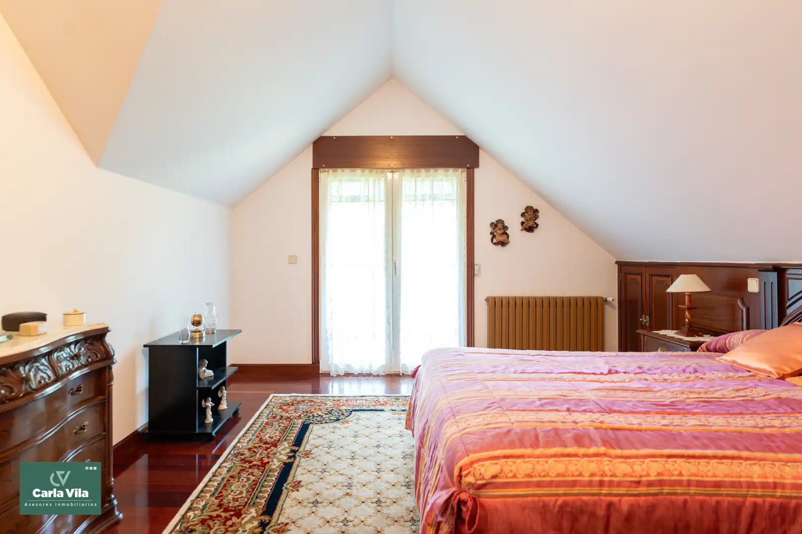 Dormitori de Casa o xalet en venda en Lugo amb Calefacció, Jardí privat i Parquet