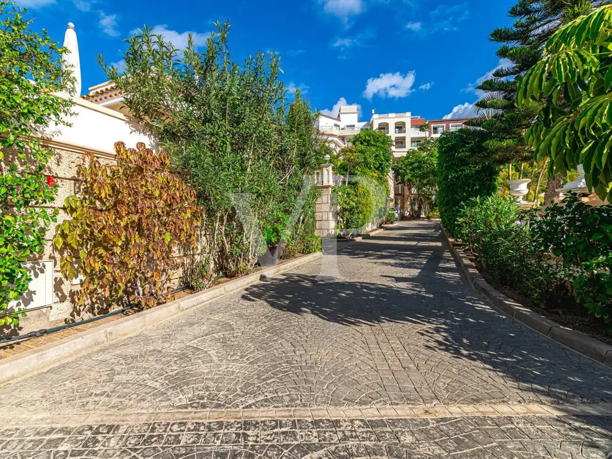 Houses for sale in Playa del Duque