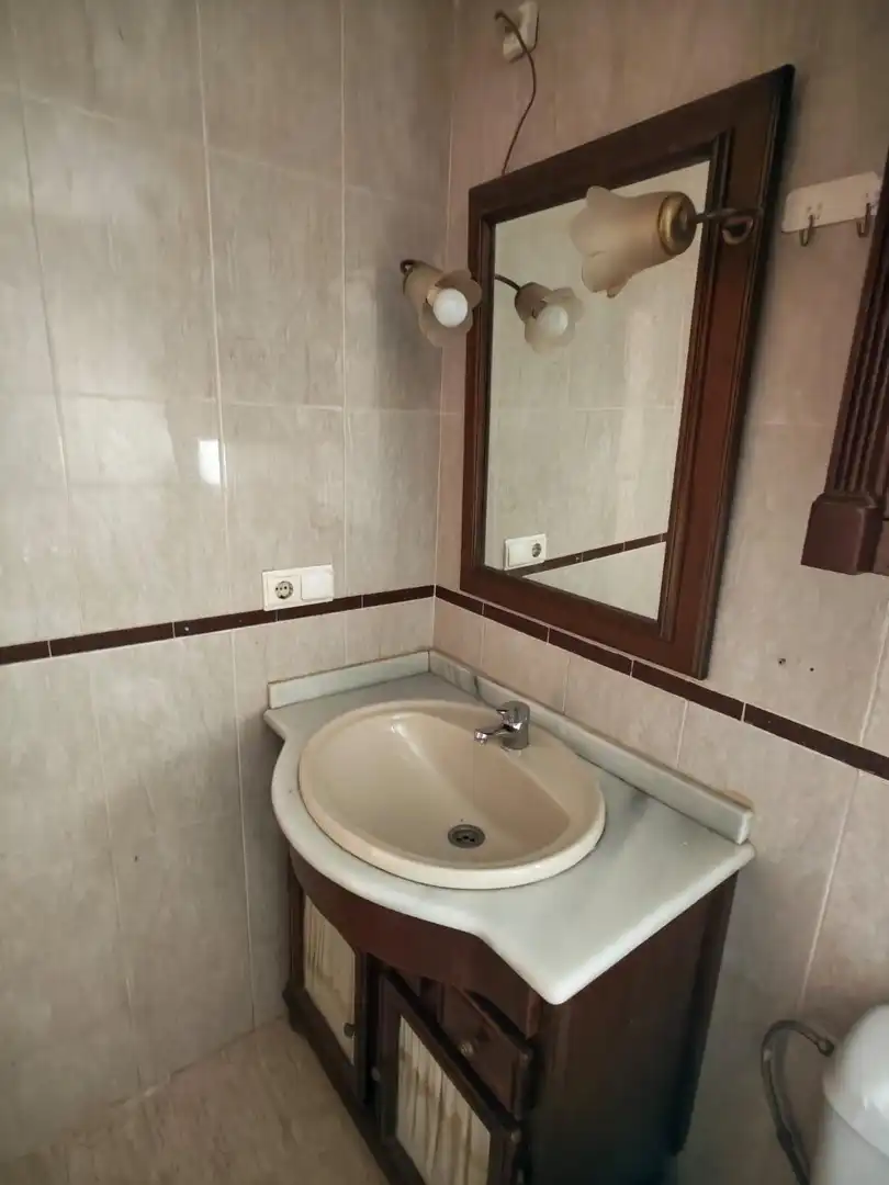 Badezimmer von Wohnung zum Verkauf in La Zubia mit Abstellraum und Balkon