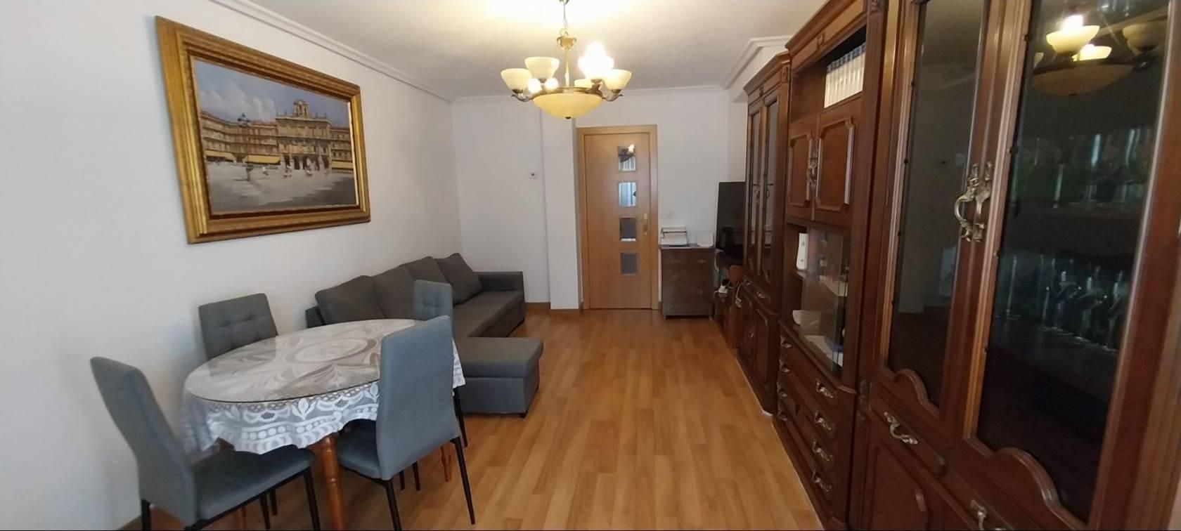 Sala d'estar de Pis en venda en Salamanca Capital amb Calefacció