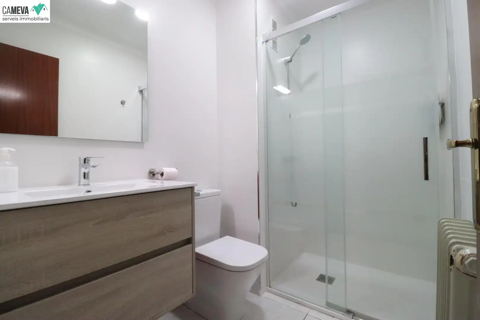Baño de Planta baja en venta en Sabadell con Aire acondicionado, Calefacción y Terraza