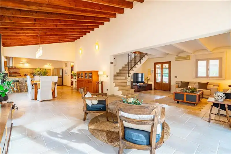 Sala d'estar de Casa o xalet en venda en Calvià amb Aire condicionat, Jardí privat i Terrassa