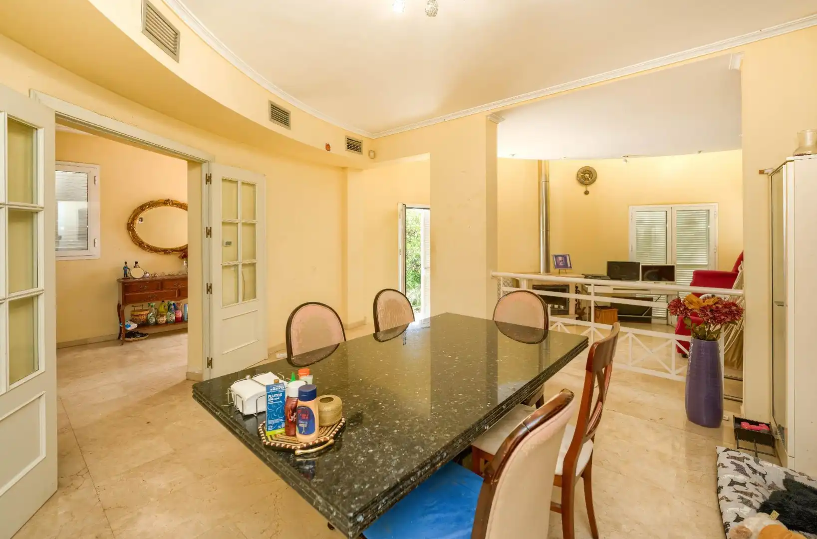 Comedor de Casa o chalet en venta en Bormujos con Aire acondicionado, Calefacción y Jardín privado