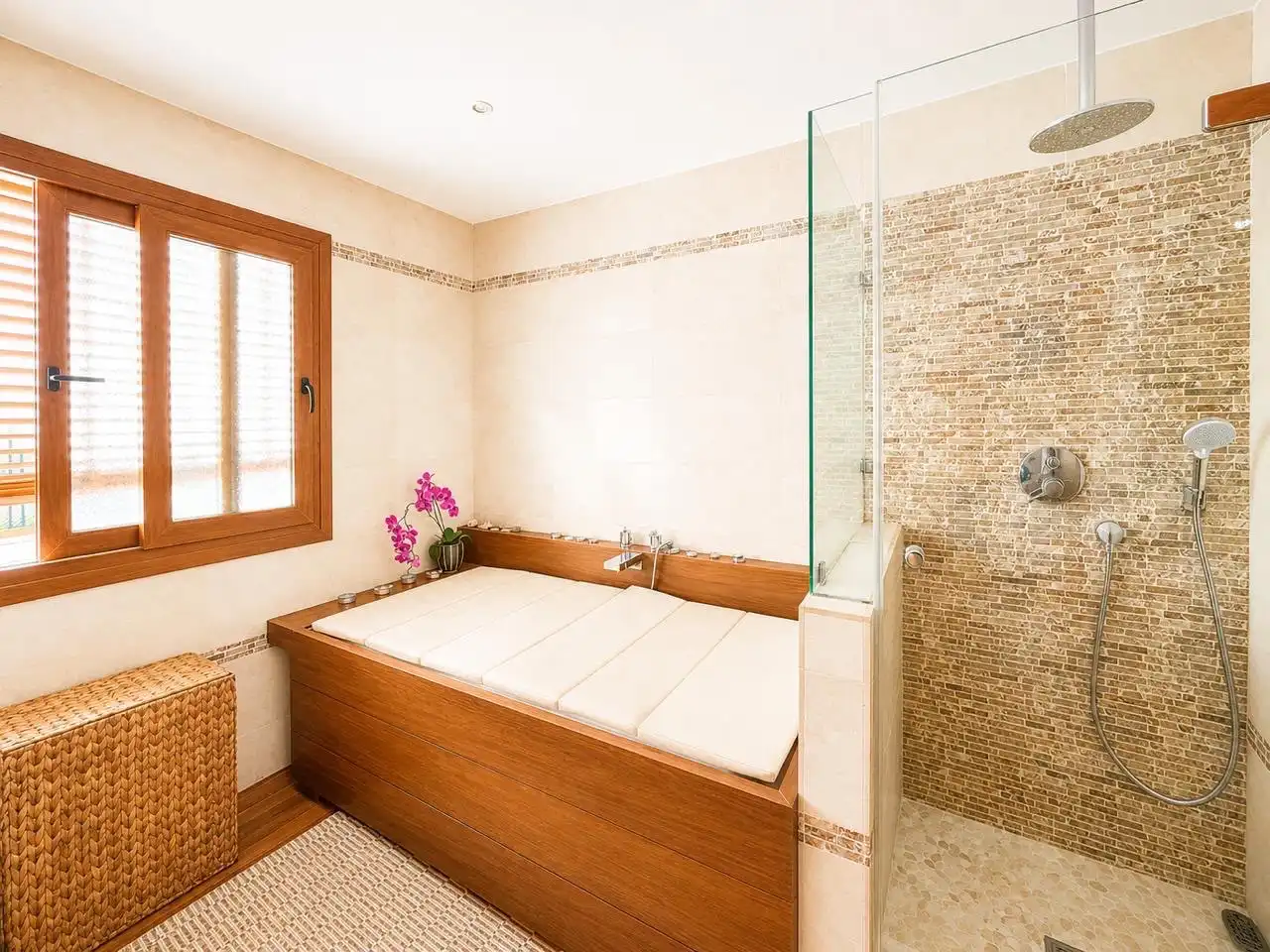 Bany de Apartament en venda en Marbella amb Aire condicionat