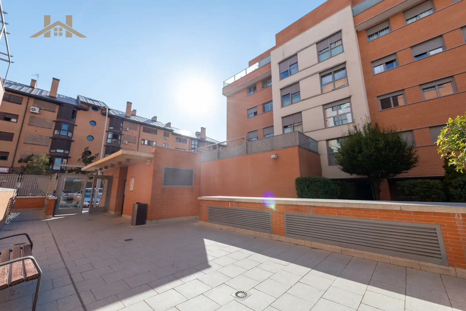 Vista exterior de Piso en venta en Madrid con Calefacción, Jardín privado y Terraza