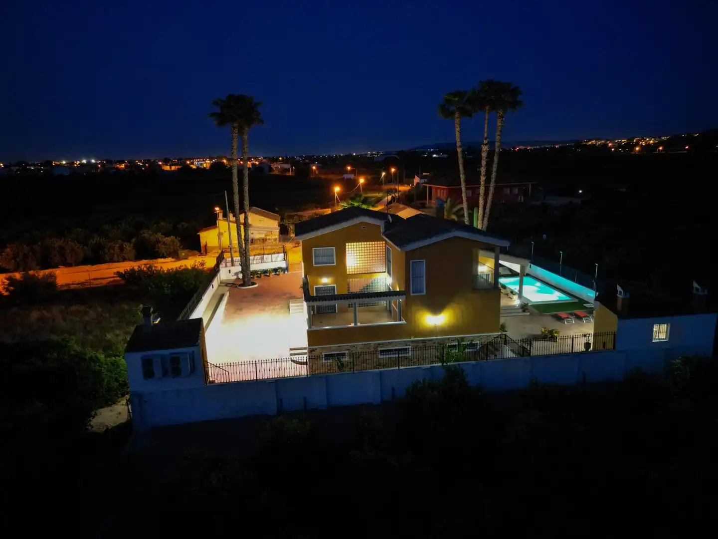 Vista exterior de Casa o xalet en venda en Orihuela amb Aire condicionat, Calefacció i Terrassa
