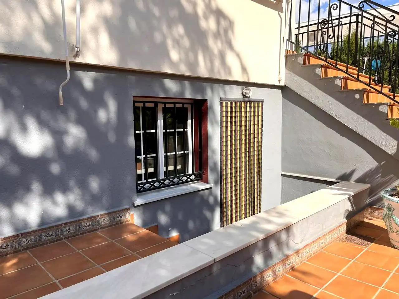 Vista exterior de Casa o xalet en venda en Peligros amb Aire condicionat, Calefacció i Jardí privat