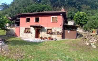 Vista exterior de Casa o xalet en venda en Piloña amb Terrassa