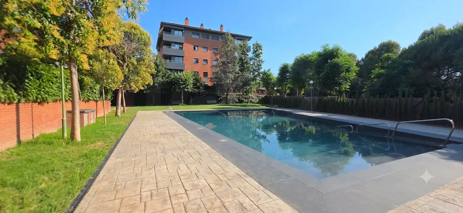 Pis amb piscina en venda a Arxiu