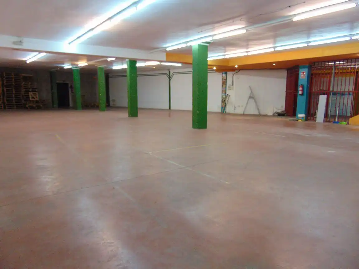 Local comercial de lloguer a Valdepeñas