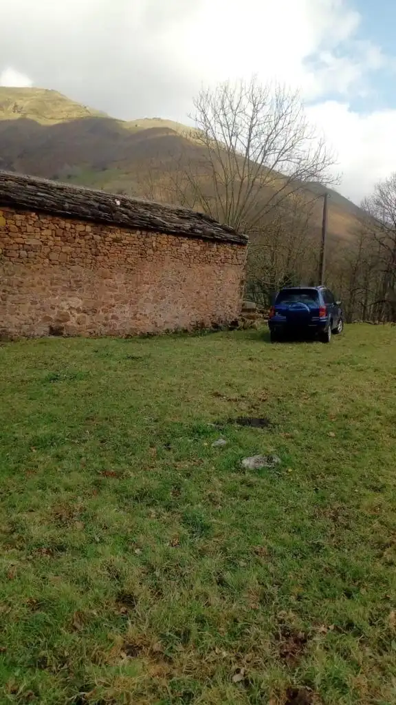 Casa o xalet en venda en Vega de Pas amb Jardí privat