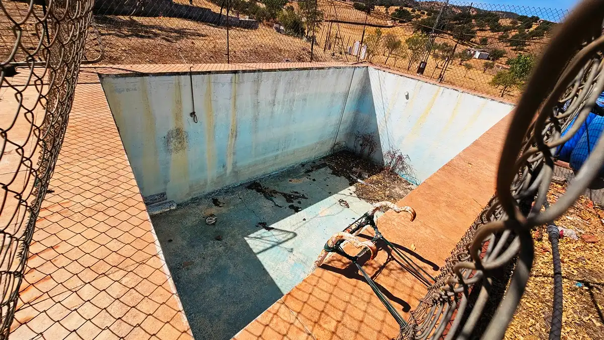 Piscina de Casa o xalet en venda en Cumbres Mayores amb Aire condicionat, Jardí privat i Terrassa