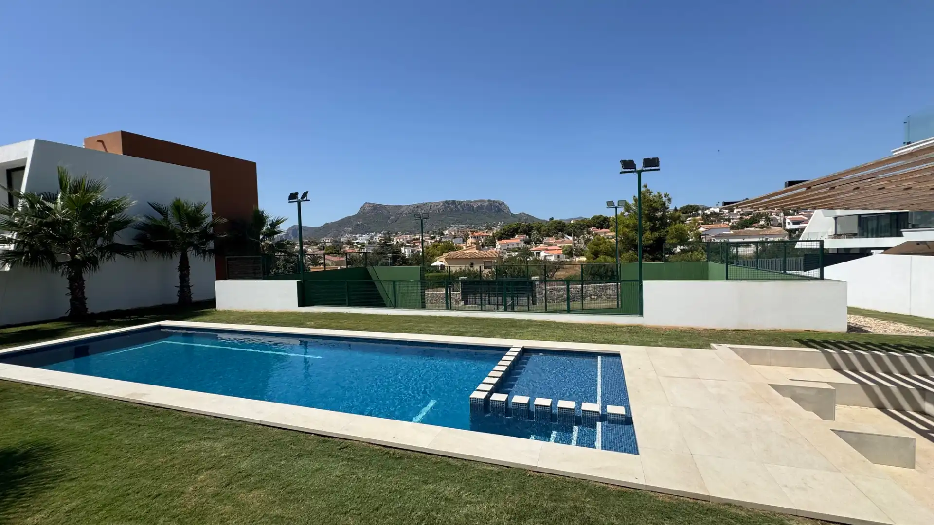 Piscina de Casa adosada de alquiler en Calpe / Calp con Aire acondicionado, Jardín privado y Terraza