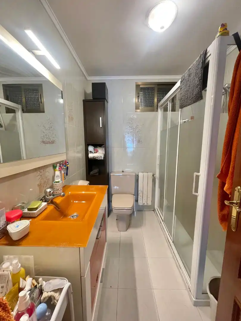 Bathroom of Flat for sale in Bilbao   with Heating, Furnished and Oven