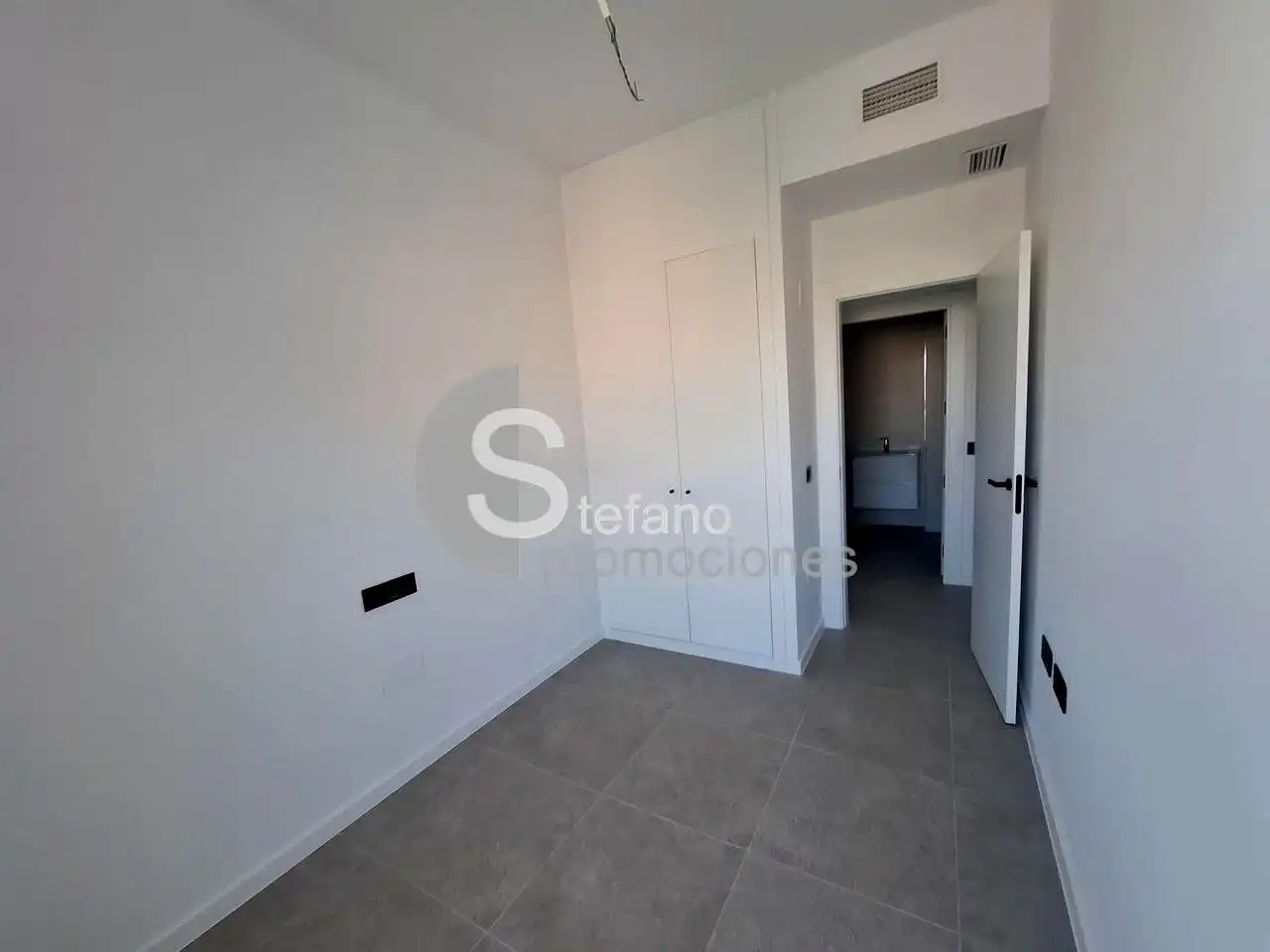 Habitación de Piso de alquiler en Fuengirola con Aire acondicionado, Terraza y Trastero