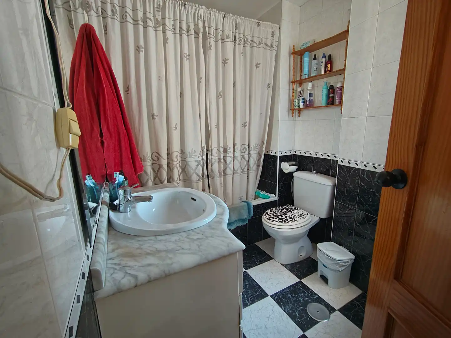 Badezimmer von Gebäude zum Verkauf in La Zubia