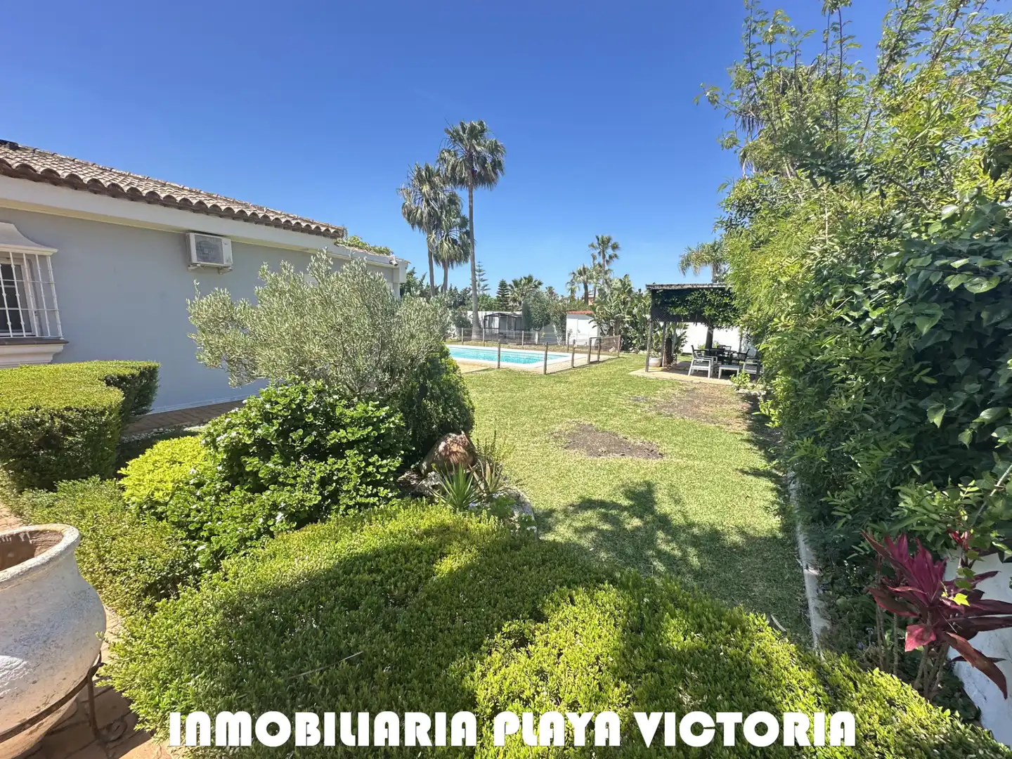 Houses for sale in Chiclana de la Frontera  with Air Conditioner, Private garden and Swimming Pool