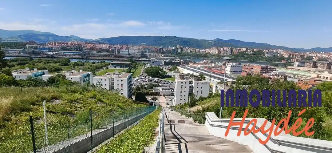 Außenansicht von Wohnung zum Verkauf in Leioa mit Heizung, Terrasse und Balkon