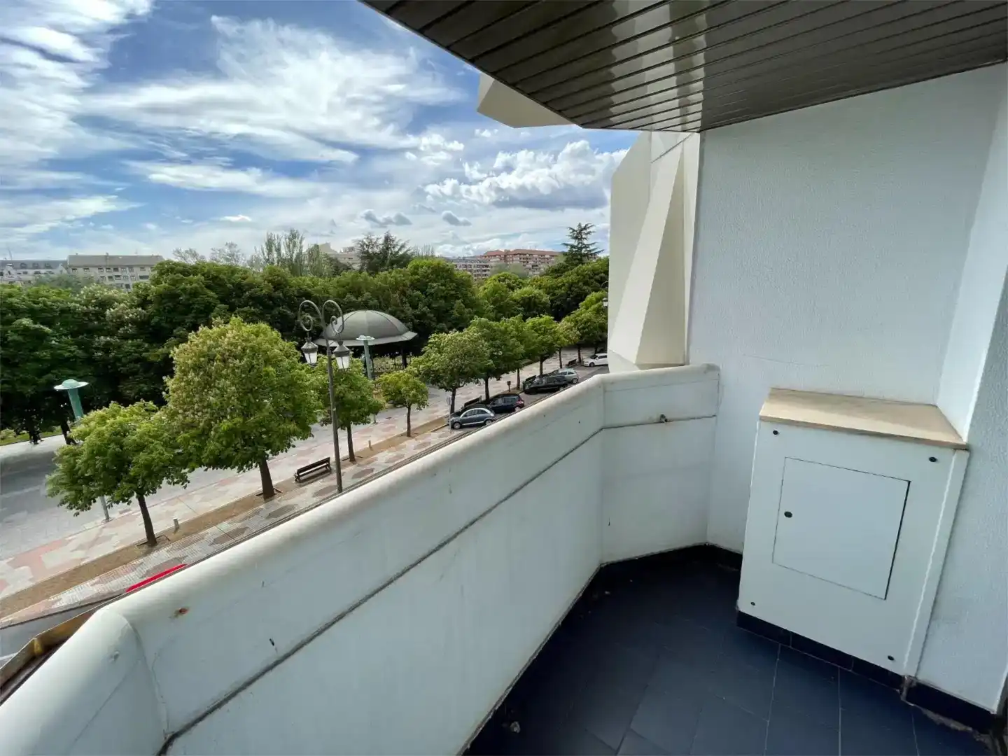 Terraza de Piso en venta en León Capital  con Parquet, Trastero y Piscina