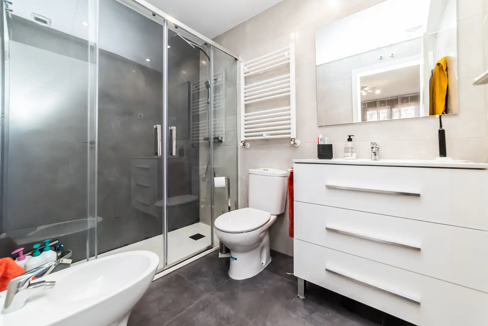 Baño de Piso en venta en Leganés con Aire acondicionado, Trastero y Piscina comunitaria