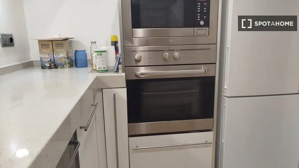Cocina de Piso para compartir en Barcelona con Aire acondicionado, Calefacción y Terraza